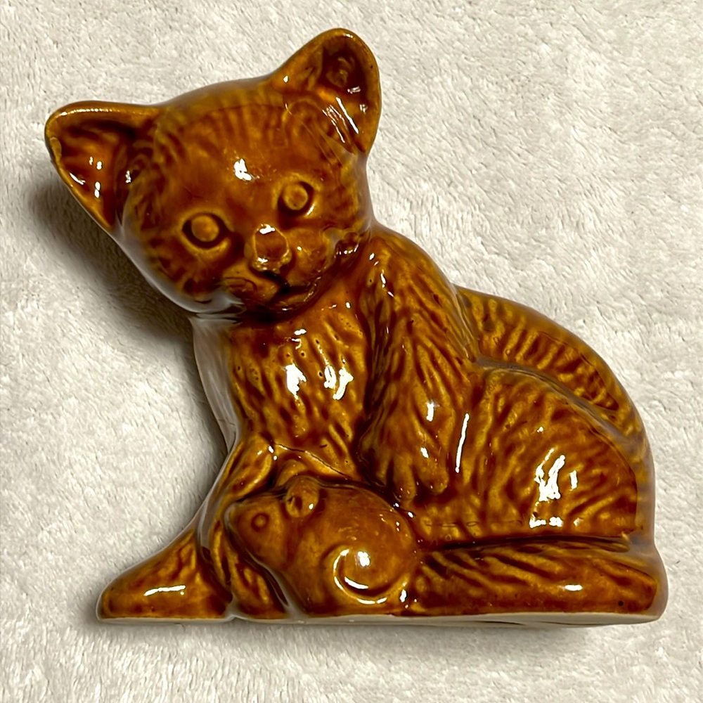 VINTAGE Porcelain Kitten with Mouse Figurine Brown
